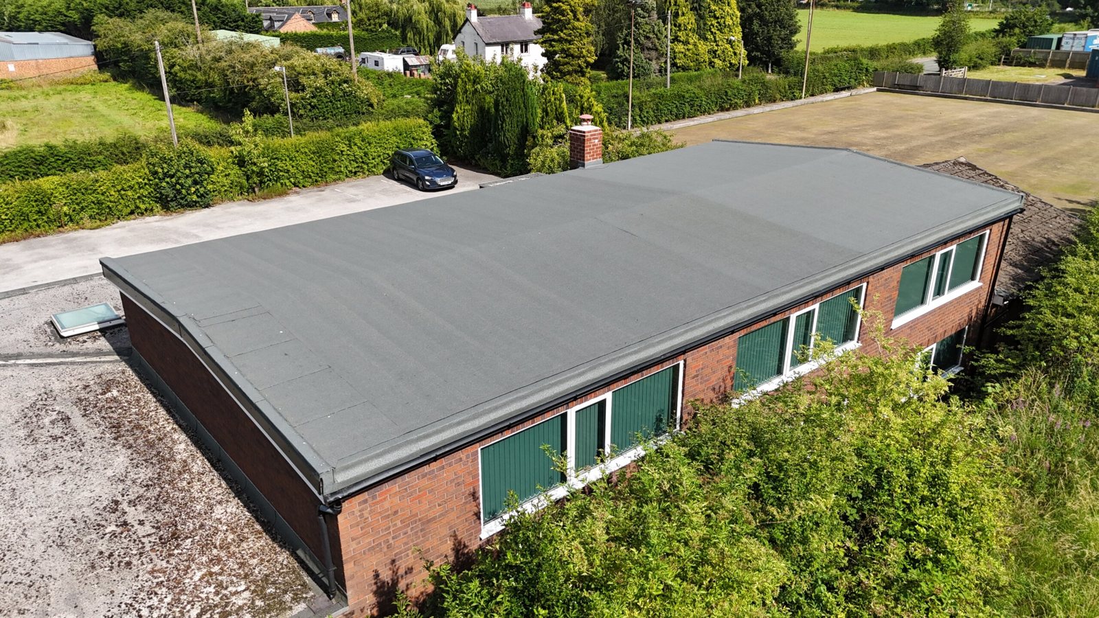 Felt flat roof on a long bungalow
